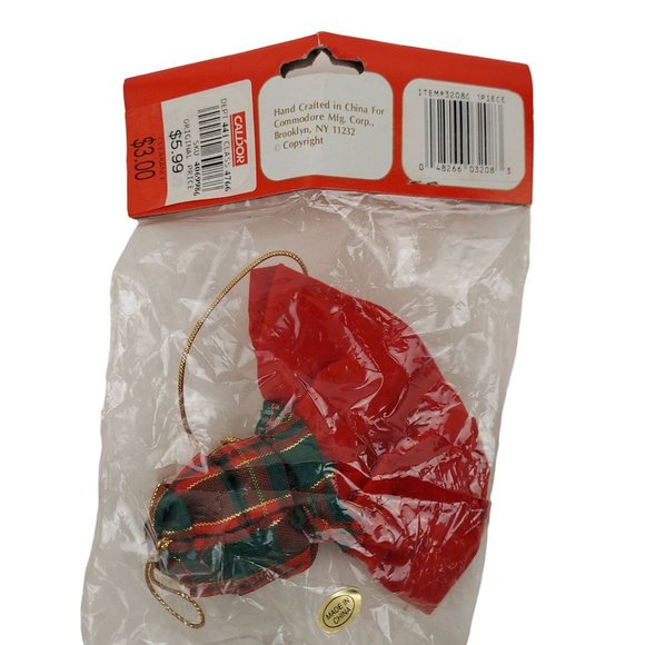 Commodore Holiday Decorations Hanging Tree Christmas Ornament Christmas Caroler - Picture 2 of 7